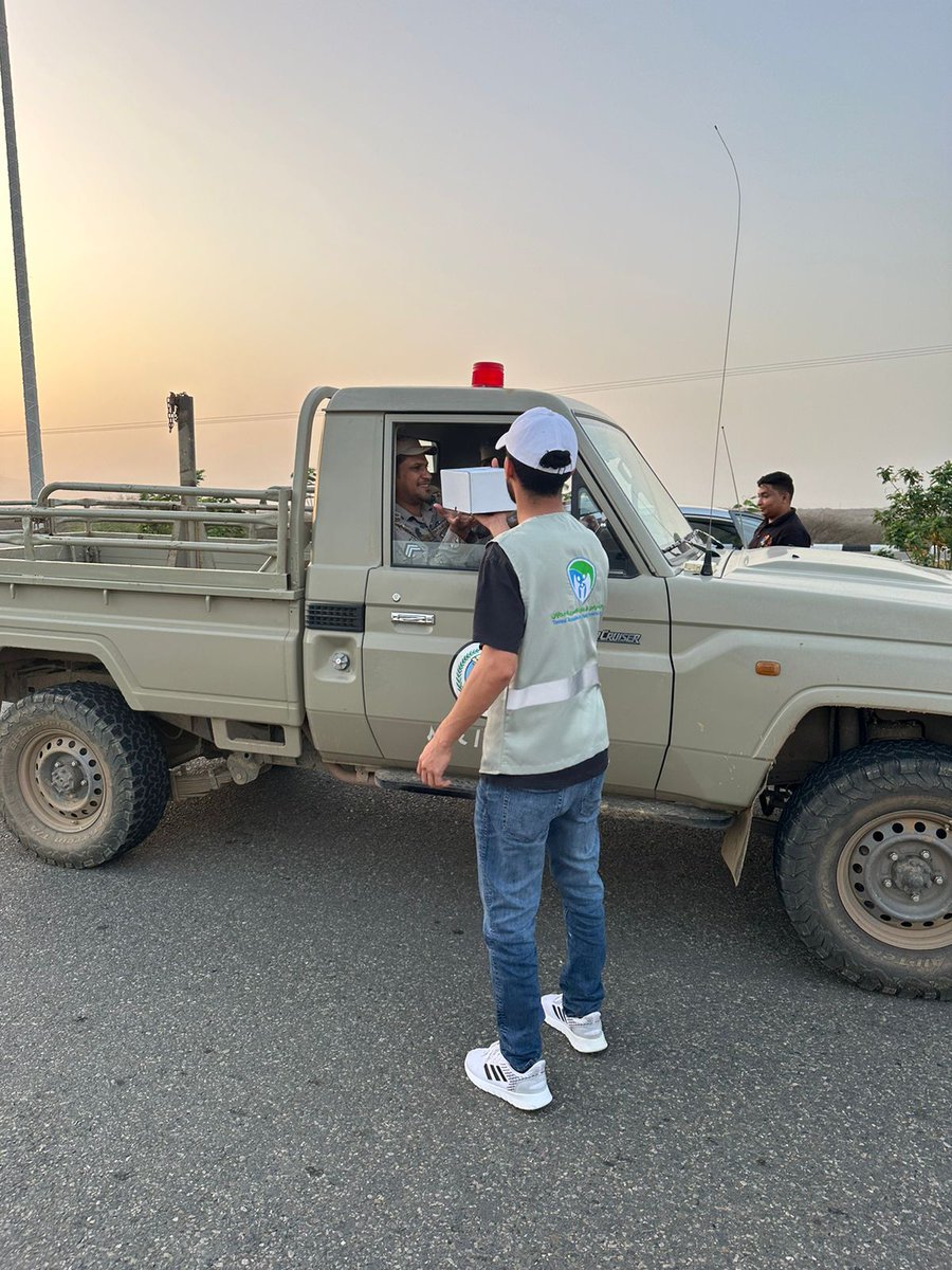 شاركت جمعية تواصل للحماية الاسرية اليوم الجمعة ١٩رمضان في برنامج الافطار السنوي لأبطال الوطن المرابطين بالحد الجنوبي بالشراكة مع مكتب رواد كشافة صامطة وفريق الجرادية التطوعي.