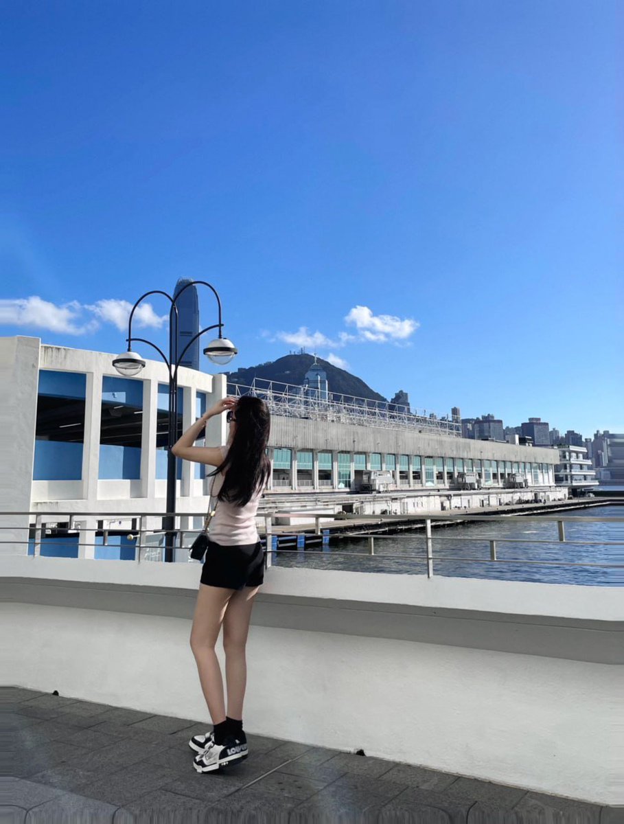 Cc6Lin's tweet image. 人生に絶対の暗はありません。努力さえすれば、光は見つかります。
自分を信じて、あなたは想像以上に強いです。🌠