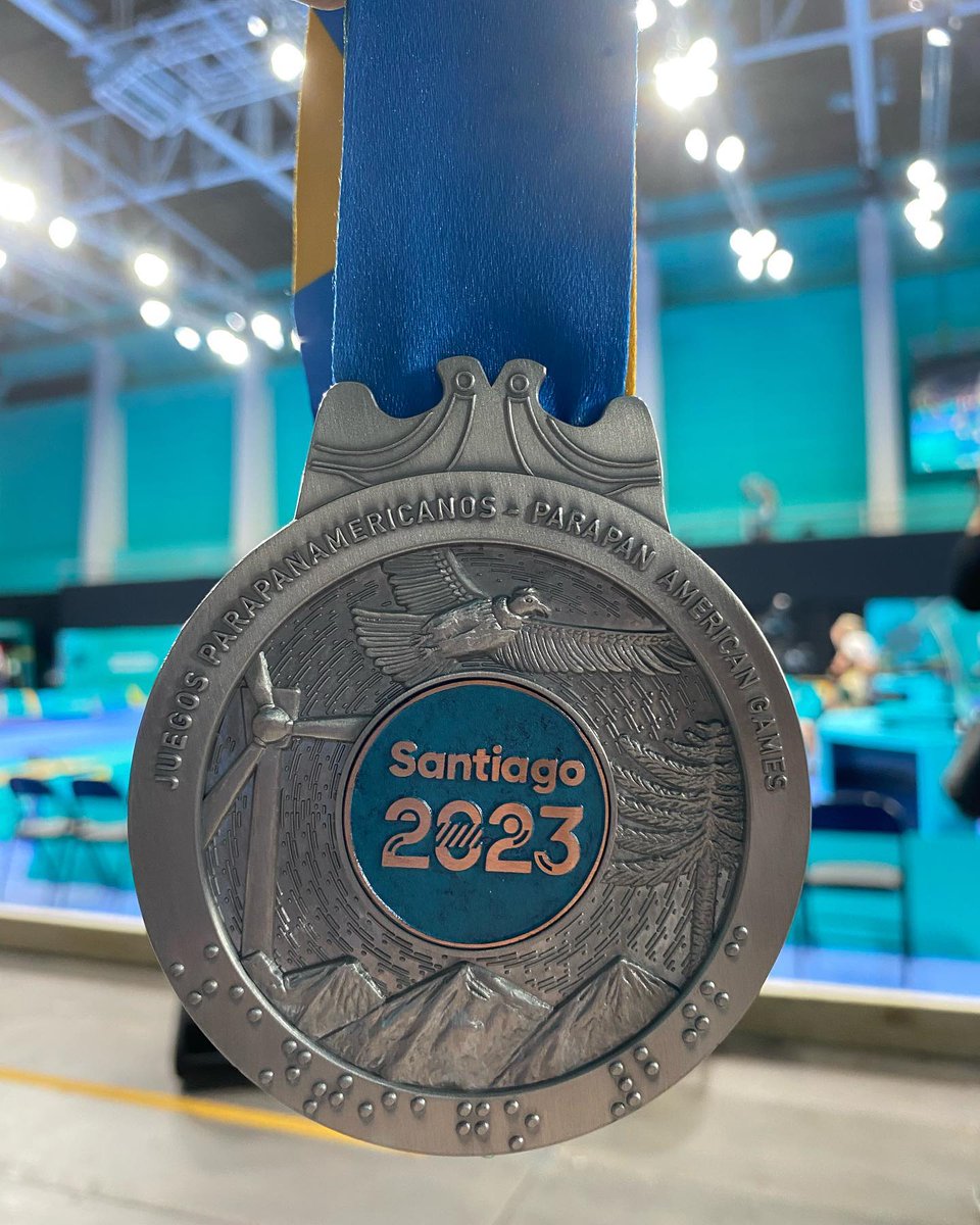 _el_JL_'s tweet photo. A una deportista paralímpica le robaron su medalla de Santiago 2023 en Macul. Se llevaron su mochila con todas sus cosas incluida la medalla que andaba trayendo para una grabación. Por favor se ruega ayudar a difundir para recuperarla, hay recompensa. #Difundir #TwitterHazTuMagia https://t.co/VHGOsTechR