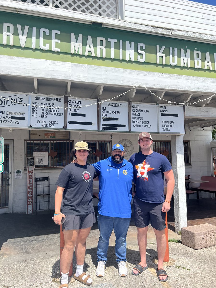 Thank you <a href="/Coach_Fenner6/">Jahmal Fenner Sr.</a> and <a href="/TexasFootball/">Texas Football</a> for having me out at practice today! Great day in Austin seeing my guys <a href="/Kiesch_23/">Brooks Kieschnick Jr</a> <a href="/AndersenRett/">Rett Andersen</a> and <a href="/VealeCaden/">Caden Veale</a> . Incredibly proud of you!! 🐴 🆙