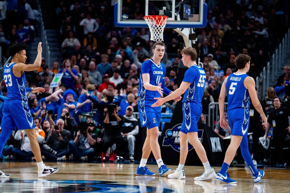 Creighton's Ryan Kalkbrenner and Baylor Scheierman are the only teammates in @BIGEASTMBB history to have 600 points and 250 rebounds in the same season.