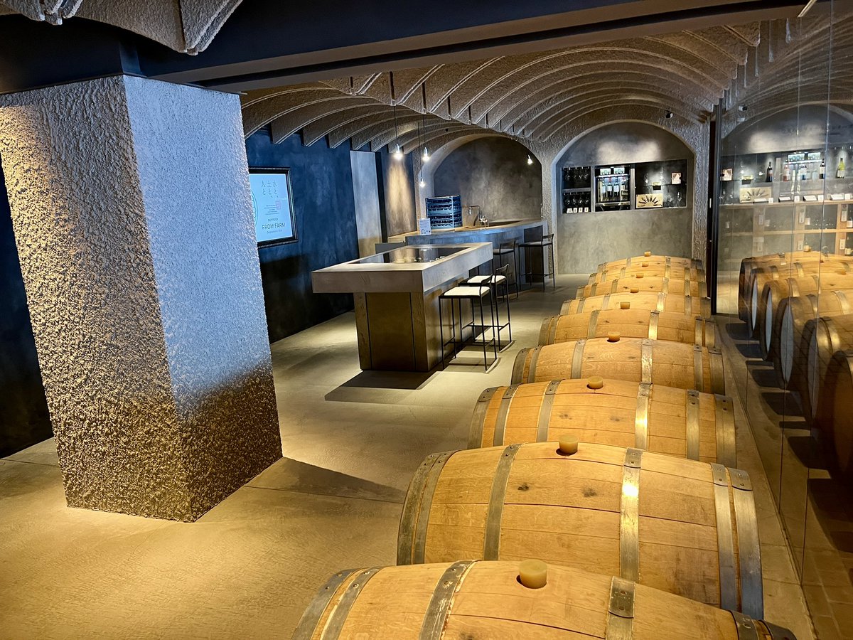 サントリー登美の丘

ここが登美の丘です✨

今日はぶどうジュースをいただきました🍷
濃厚で凝縮された味。
FMフジのイベントやっていました❣️

#fmfuji