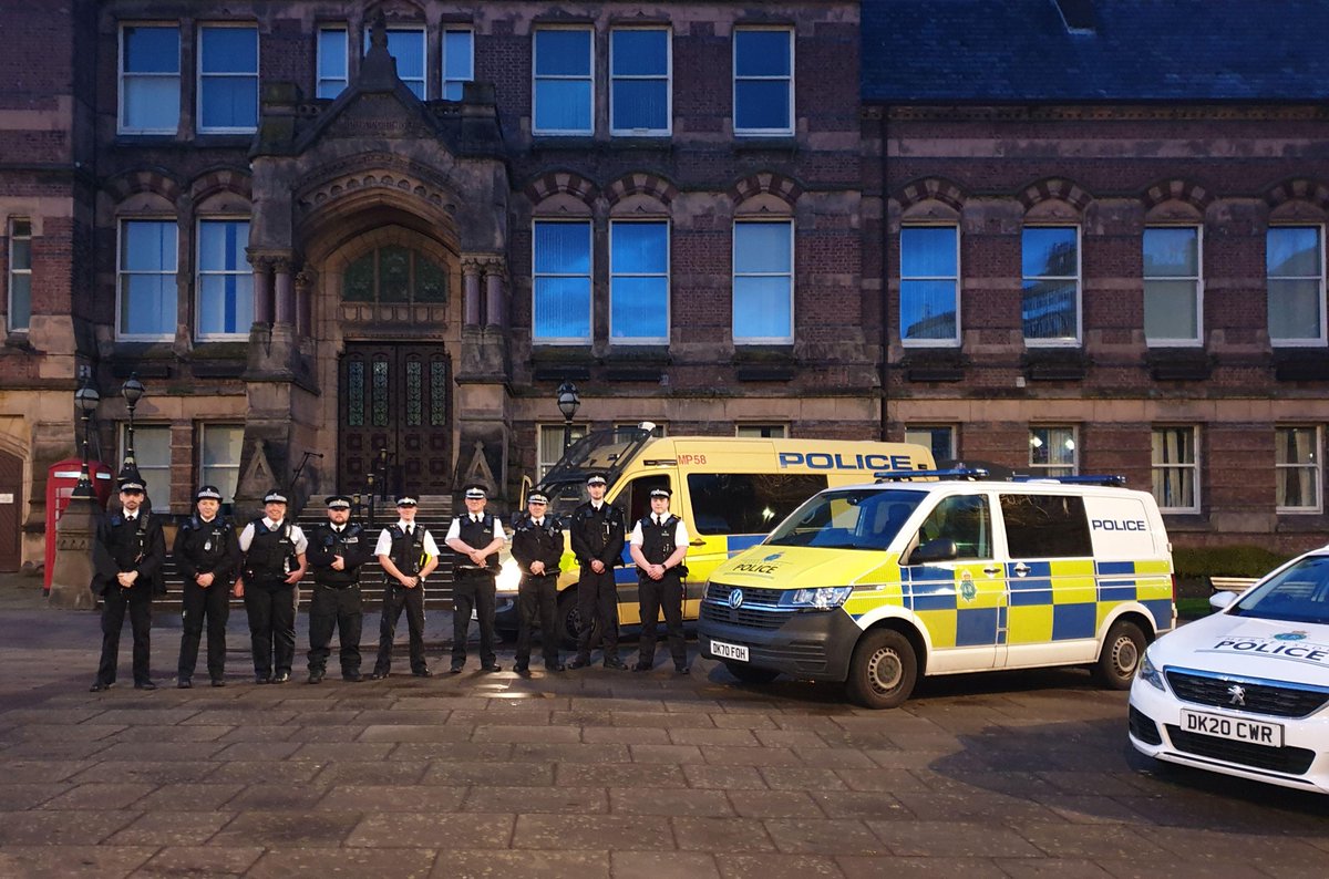 Team of 17 this evening @MerPolStHelens covering anti-social behaviour and night time economy in and around the town centre – Lots of community engagements-Very busy shift with several arrests and stop searches along with supporting colleagues to calls for service- @CO_DaveLyons