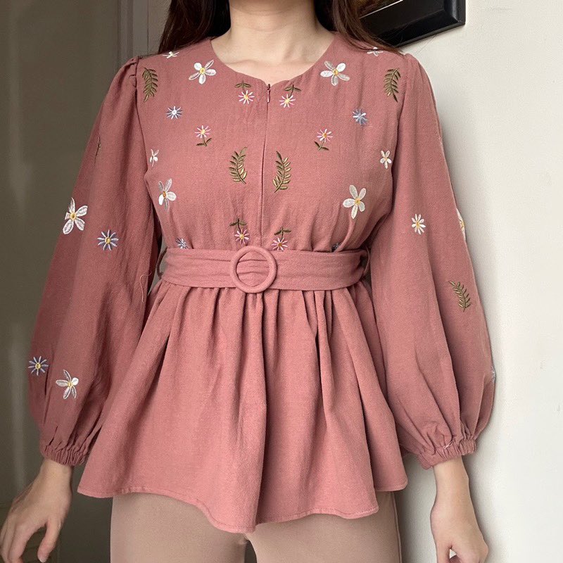 Elsaygitas's tweet photo. Blouse cantik untuk hari raya Indul Fitri - Ramadhan Kareem - Top - elegan🥰

✨ https://t.co/yBxD4fA1ed
✨ https://t.co/c1wUZ4BaOR
✨ https://t.co/9gZYG9VJjg
✨ https://t.co/GKx42D0Wsv https://t.co/ylFGHJOhgz