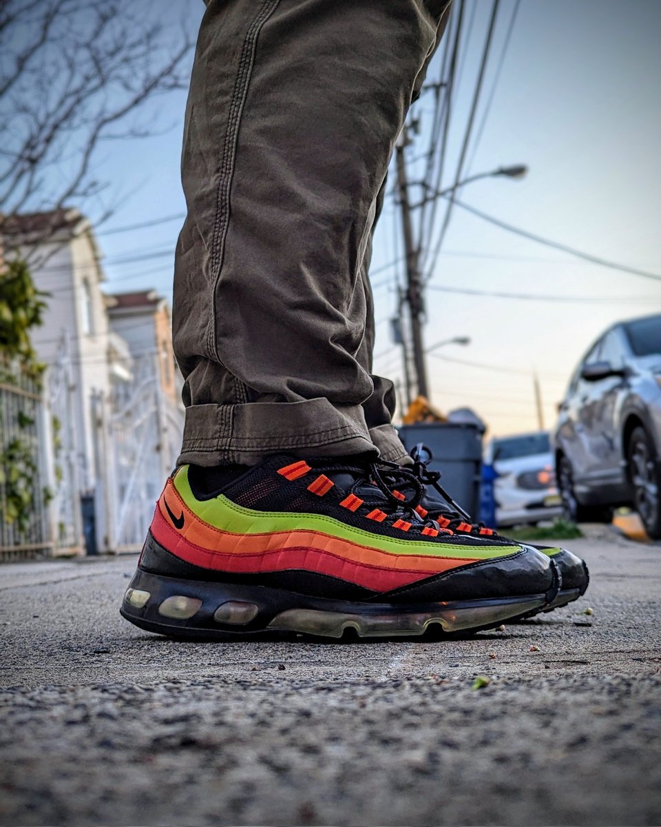 airmaxtrin's tweet photo. #AMMonth #MarchMaxness
#31DaysOfAir @nike
Day 29
Air Max 95 360 Black/Orange Blaze/Bright Cactus/Atomic Red (2007)
Defogged the bubbles and they screamed wear me. So I had to.
These were the first shoe I ever paid $200 retail for. I got these back in 2007 from Transit in NYC https://t.co/9dgyMasJv4