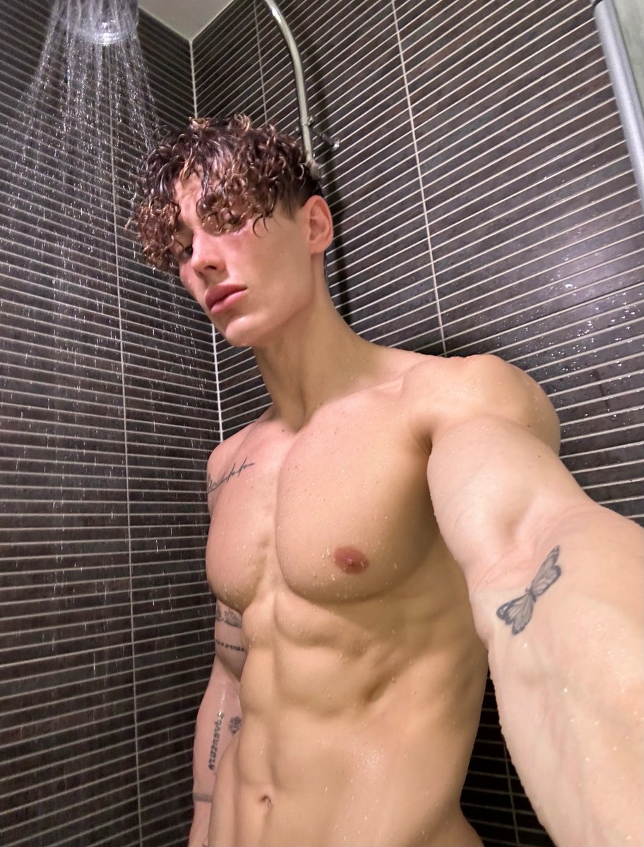 RT if you would shower with me, No clothes allowed! 😋