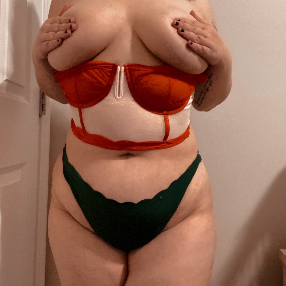 Mid_westQT's tweet photo. I agree 🤤 
Sellingcontent onlyfans nsfw sexy nsfwtwt kinky lingerie ropebunny https://t.co/hOJm2Gzj0c