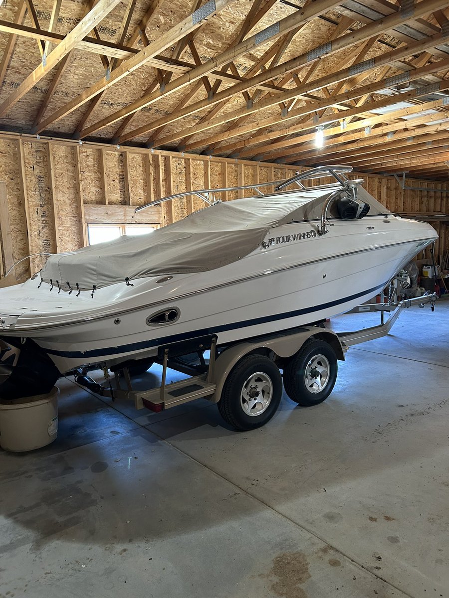 corn_husker's tweet photo. 2008 Four Winns Horizon 240 For Sale 350 hours very clean asking $42,000 dm for more details rt appreciated! https://t.co/UUN5LQrrij