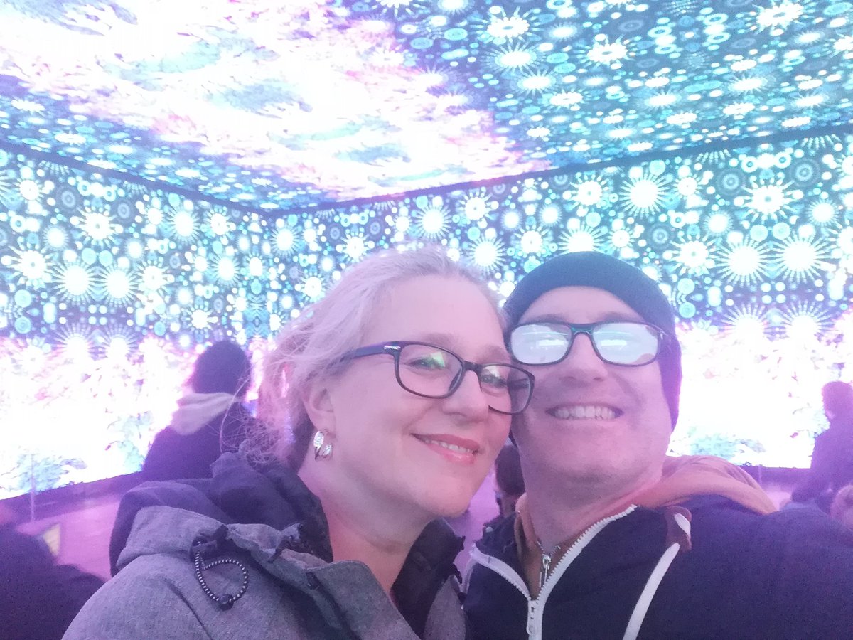 MarkKenster's tweet photo. It's been a busy few weeks adjusting to a new role, leading a large team as we prepare to restructure. So today was pure R&amp;R, mooching in London with my lovely wife  &amp; enjoying #StrangerThingsOnStage @STOnStage @Phoenix_Ldn If you're a fan, you've got to see it, 5/5 👊😎🌟 https://t.co/jJsdA3GBl5