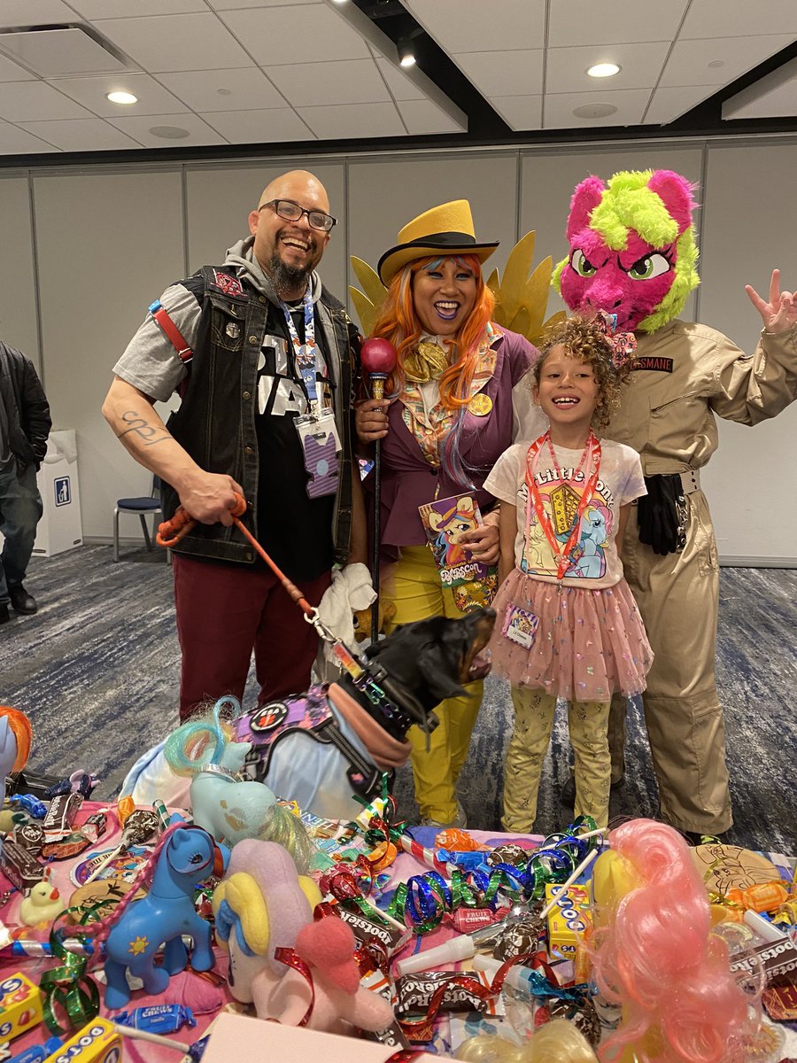 Unicorn-Dragon QUEEN🦋⭐️🎶🦄🌊 tweet media