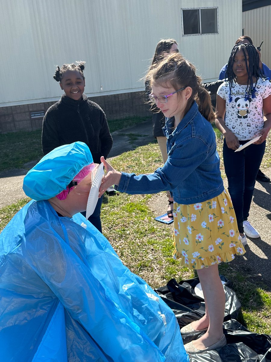 BC Charles Elementary tweet media