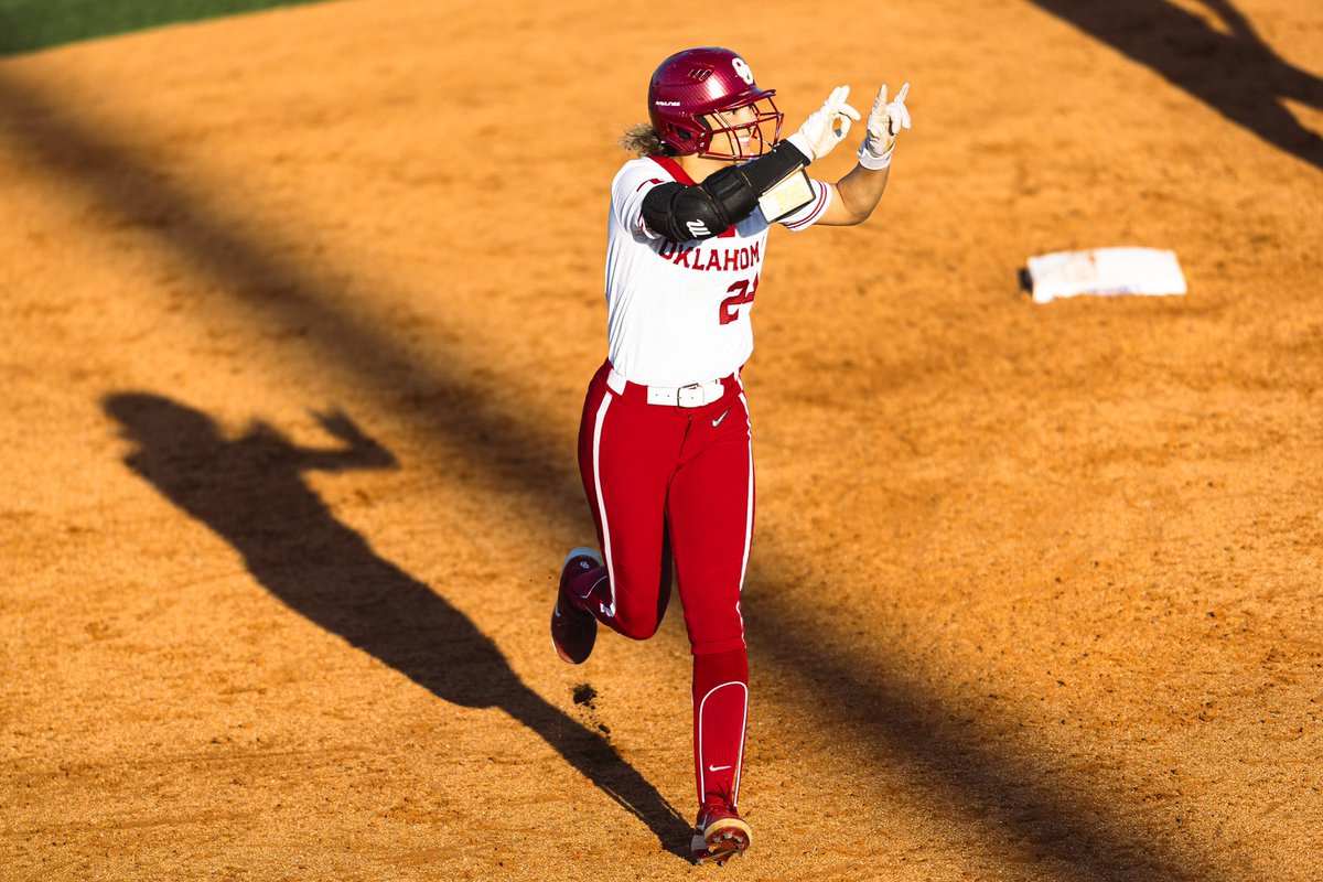 OU_Softball tweet picture