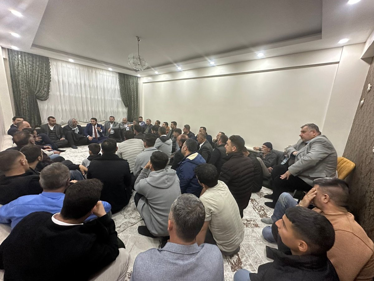 El ele gönül gönüle buluşulan bu ruhla,
31 Mart akşamı büyük bir zafer kazanacağız ve bu zafer Türkiye Yüzyılı yürüyüşümüzün önemli bir mihenk taşı olacak.

Biz hazırız Karaköprüm!

#GercekBelediyecilik 
<a href="/MetinBaydilli/">Metin BAYDİLLİ</a> 
<a href="/sezaicanbek/">Av.Sezai CANBEK</a> 
<a href="/feritdemir063/">Ferit Demir</a> 
<a href="/Karakopruak/">AK PARTİ KARAKÖPRÜ</a>
<a href="/akgenckarakopru/">KARAKÖPRÜ AK GENÇLİK</a>