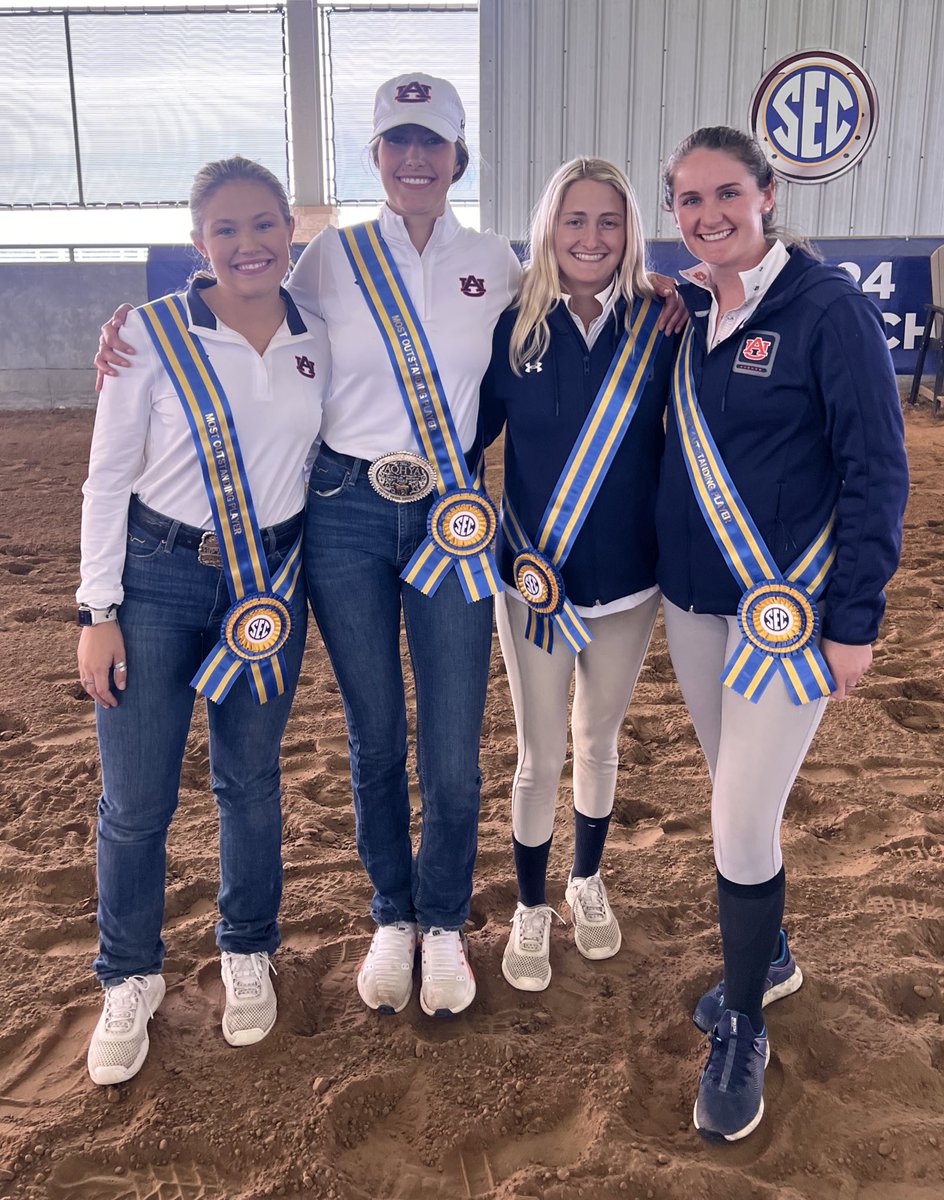 AuburnEQ's tweet photo. That’s an MOP SWEEP!

🥇- Isabella Tesmer (Reining)
🥇- Alexia Tordoff (Horsemanship)
🥇- Sophee Steckbeck (Fences)
🥇- Ava Stearns (Flat)

#WarEagle | #EarnIt https://t.co/pCcXtkyiRn