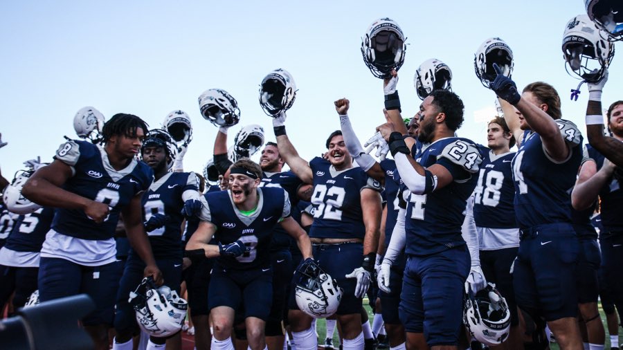 After a great conversation with @TommyHerion, I am extremely blessed to have received my 10th D1 offer from the University of New Hampshire!! @RealCoachK_ @MalloyCoach @FST_CoachNowell @CoachScottJames @UNHFootball1 @Rivals @247recruiting @toby_lux @EHSfootball1839