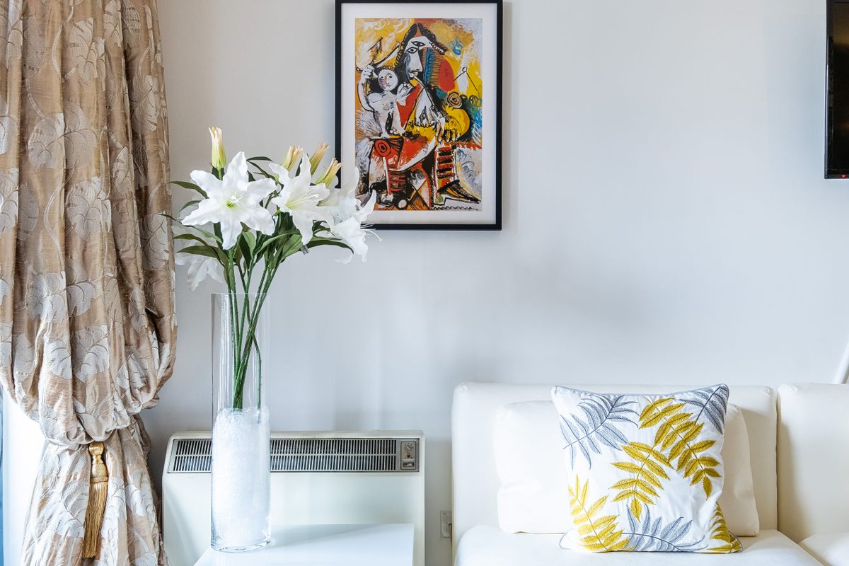 Modern 2 Bedroom #ServicedApartments in Point West Kensington avail now! bit.ly/3u14iiE