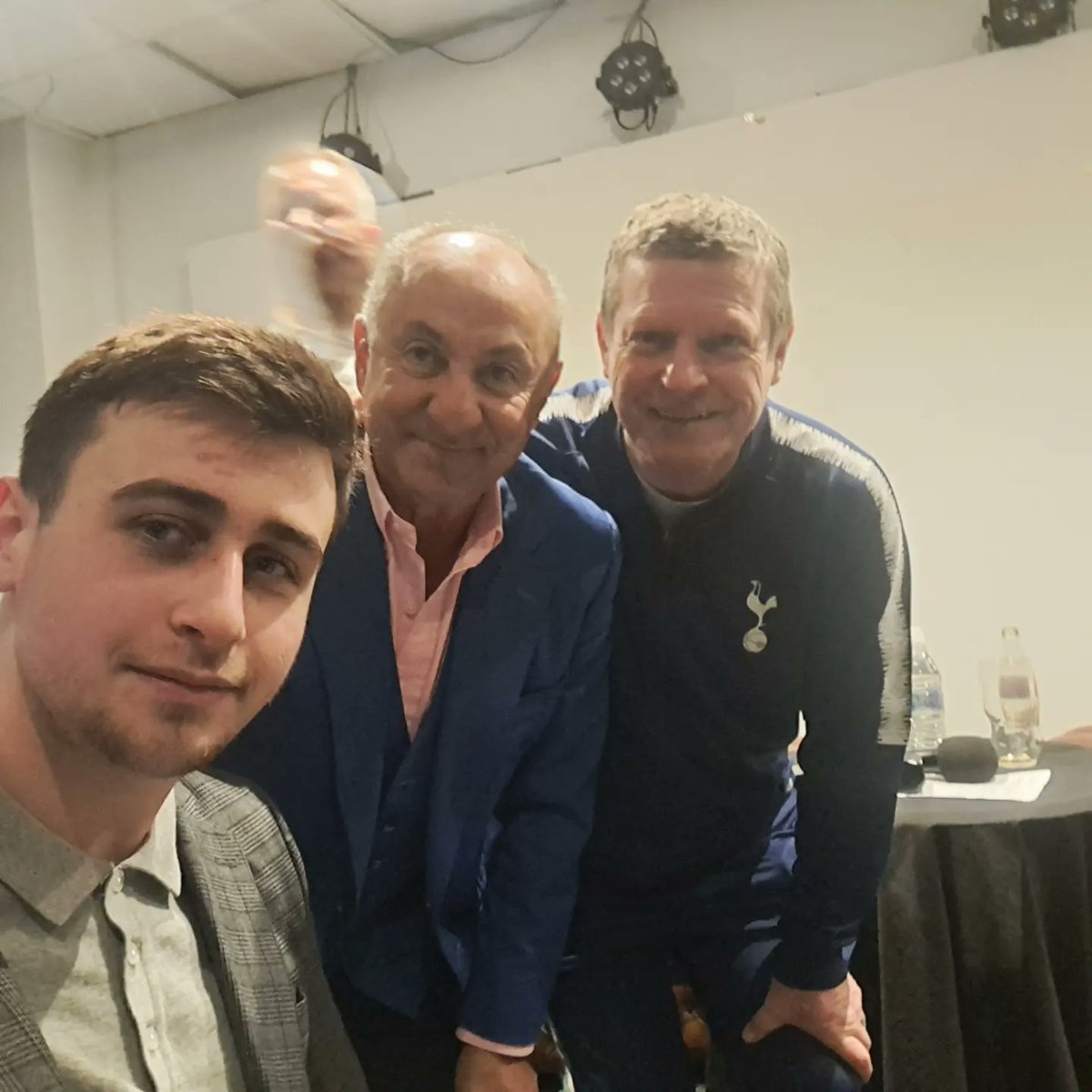 The world 'Legend' is overused - but @osvaldooardiles and @1MickyHazard most certainly deserve that billing. An honour to work with them at 180 Sports Bar tonight - Thank you both for such an entertaining evening.