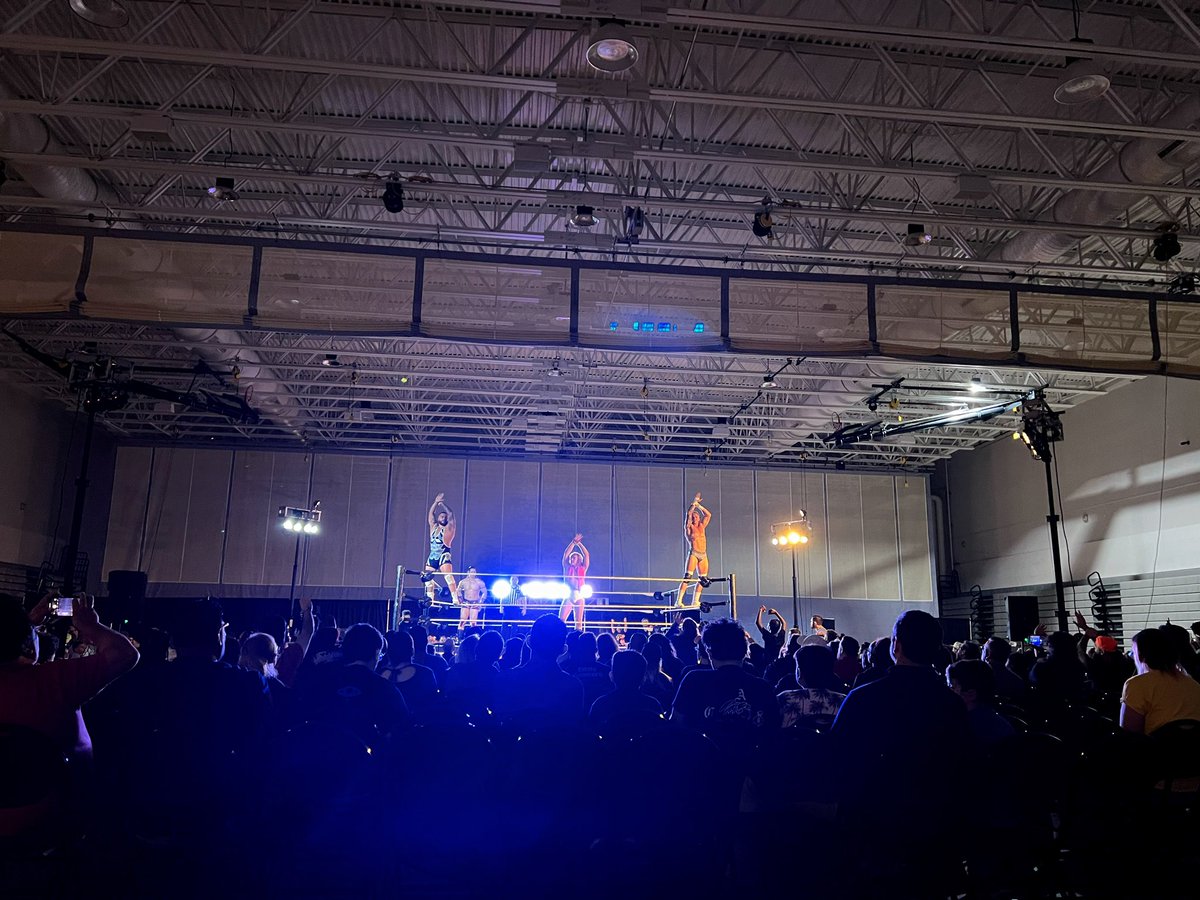 It’s SOLD OUT & LOUD tonight here in #NXTFtPierce!! #WWENXT #NXTLive