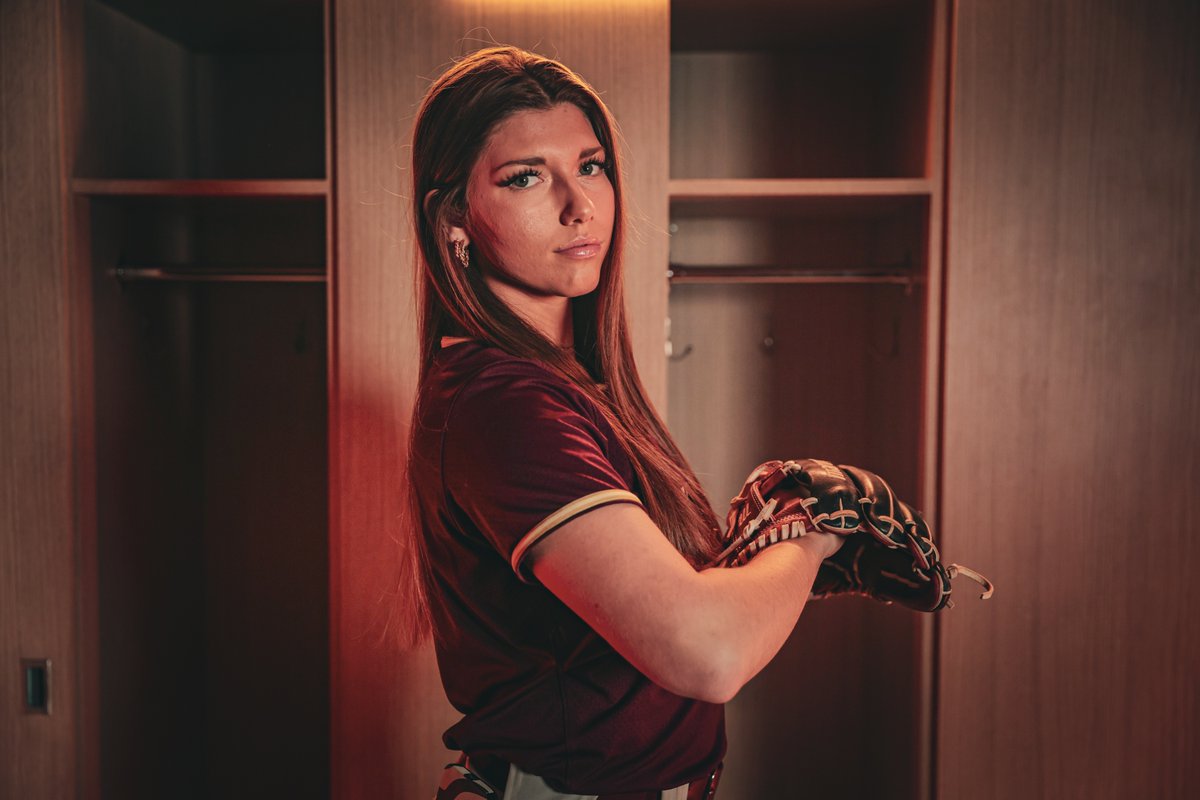 Hutton with her FIRST CAREER DOUBLE! It's good for an RBI to extend the 'Cats lead😼 T4 | TXST 5, USA 1 #EatEmUp