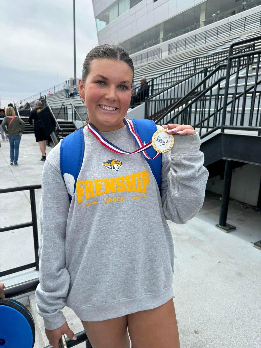 Senior Reagan Roberts broke the Discus school record with a throw of 138’6” and won Gold at the Lubbock Invitational Meet!