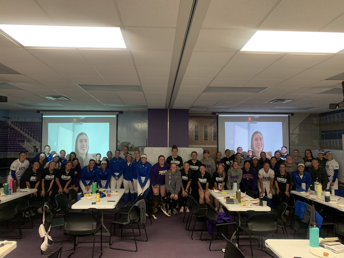 CruSoftball's tweet photo. Special thanks to Grace Lyons for sharing the word with us and @LETUSoftball this morning. https://t.co/dggYng3IGx