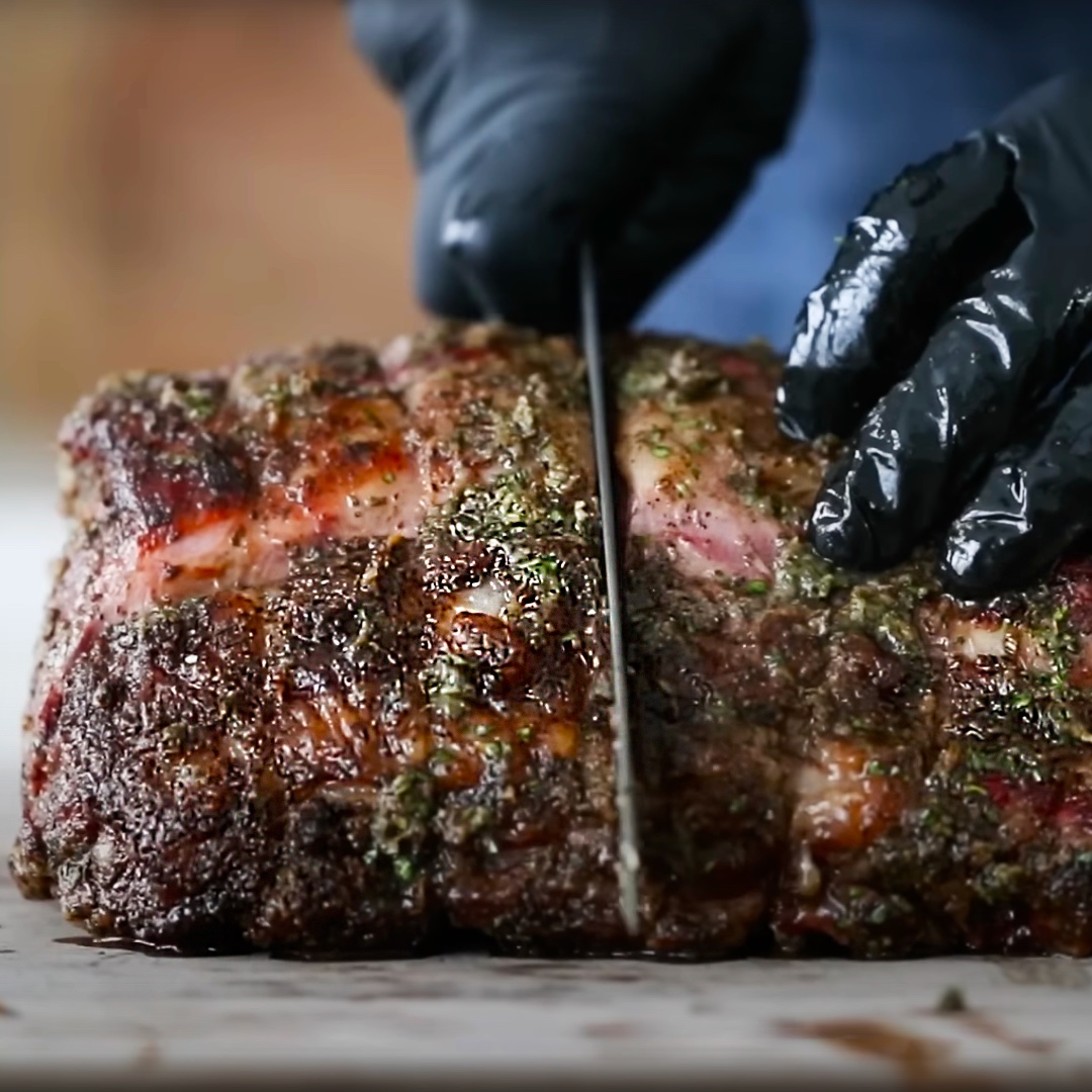 Chef Billy Parisi shares his smoked prime rib recipe with us off his YS640S pellet smoker and it’s out of this world. . Get the recipe here: 👉 bit.ly/4adLHjo .