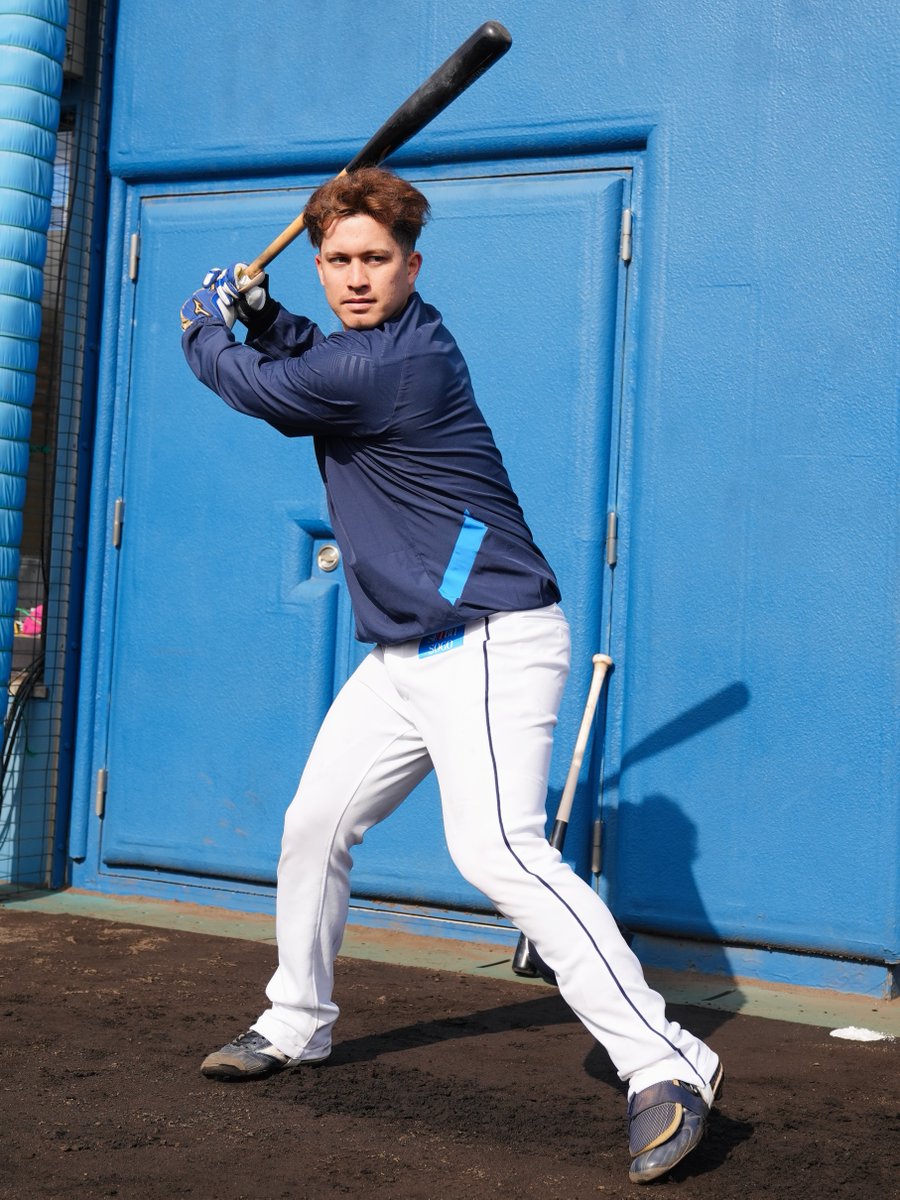 支配下復帰を勝ち取った勢いそのままに、開幕スタメンで2安打を放った #ブランドン 選手！
今シーズン、一軍の舞台で躍動する姿をたくさん見せてください！
 
#埼玉西武ライオンズ #seibulions #やる獅かない