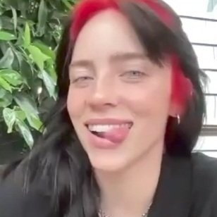 essas horas a billie deve ta rindo da cara de todo mundo que acreditou que o be3 ia sair hoje