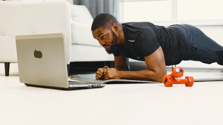 getmbfitness's tweet image. Proper form and technique are essential for building muscle, avoiding injury, and achieving your fitness goals.💪
Find a link to train with me in my bio! #fitnessgoals #properform #workouttips #personaltraining
@trainwithkickoff