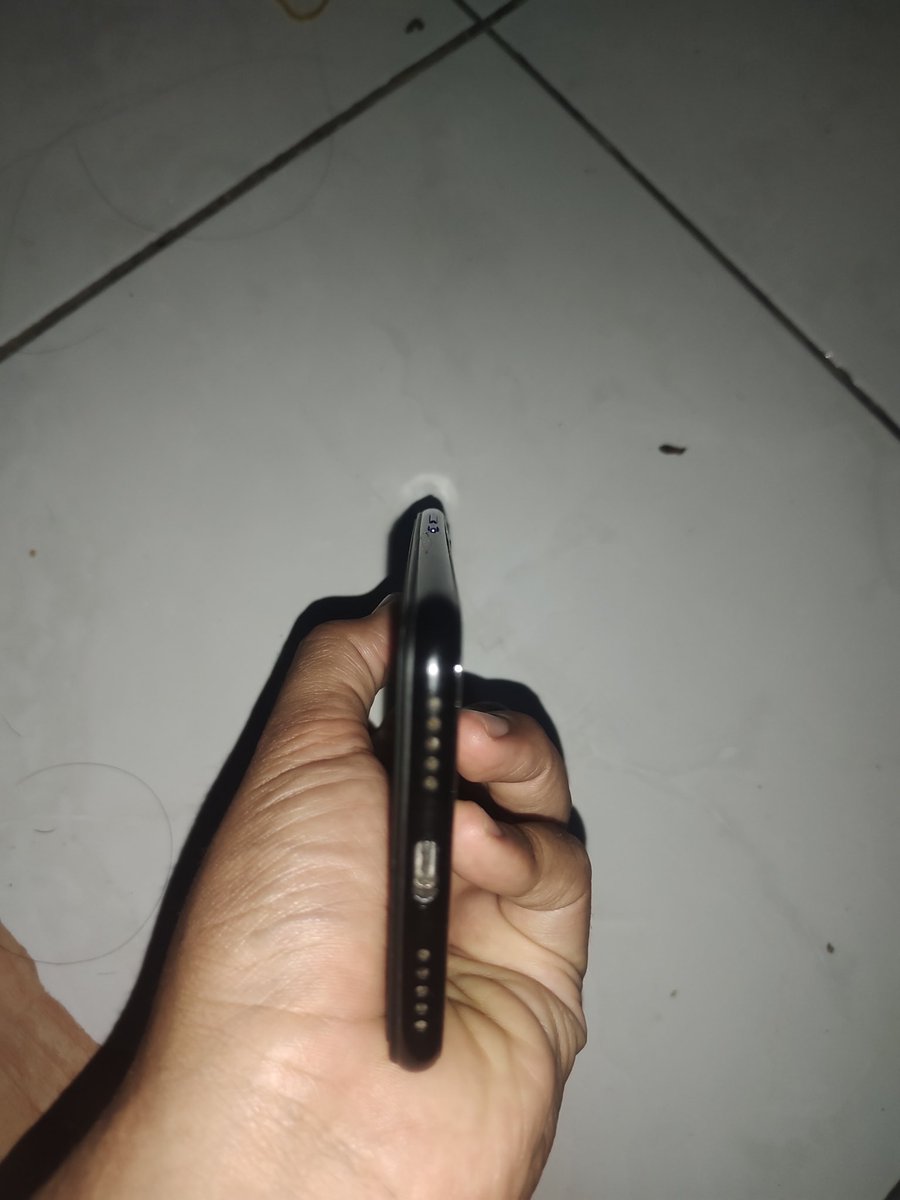 bradda_ari's tweet photo. @ezash Redmi Note 7 Second (Nego) 

SIM Hybrid Dual SIM (Nano-SIM, dual stand by) 

RAM 4GB/ROM64GB
Versi Miui 12.5.3

Qualcomm SDM660 Snapdragon 660 (14 nm)

Kamera Utama:
48 MP, f/1.8, (wide), 1/2.0", 0.8µm, PDAF
5 MP, f/2.2, (depth)

Kamera Depan:
13 MP

#KhilafClubTHR #900k #Depok https://t.co/IpdFByGcb7