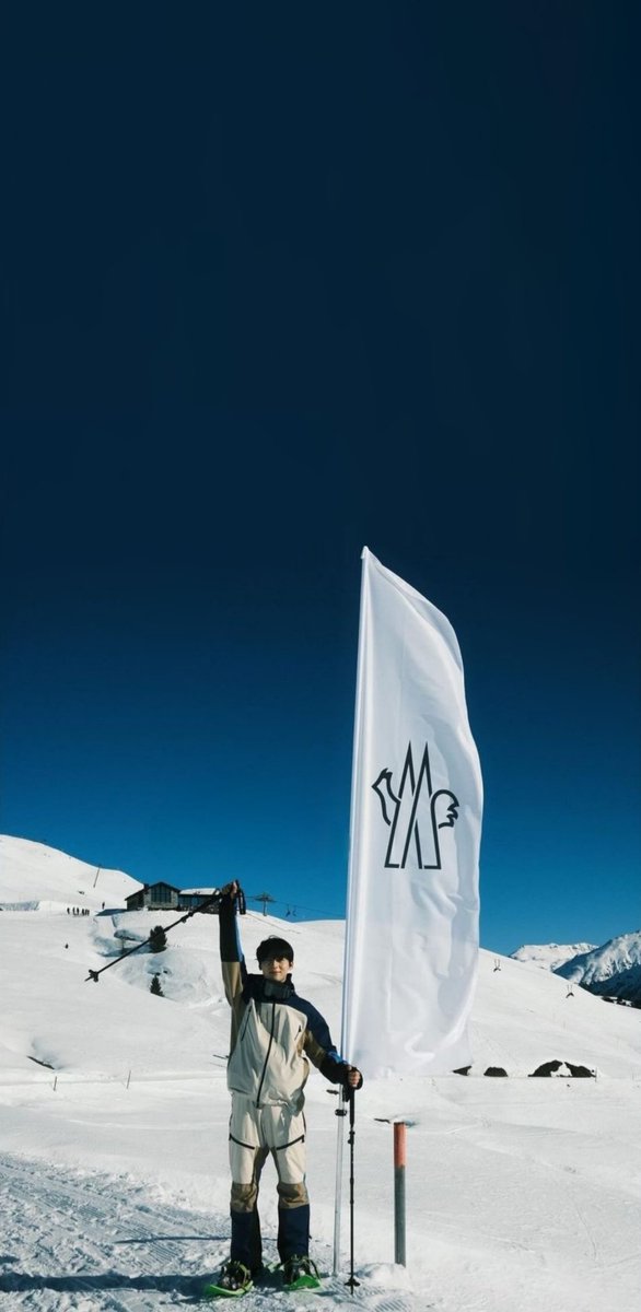 𖤐                                𖤐
𖤐 겨울 민현이 좋다 𖤐
𖤐                                 𖤐
#뉴이스트 #nuest #황민현 #민현