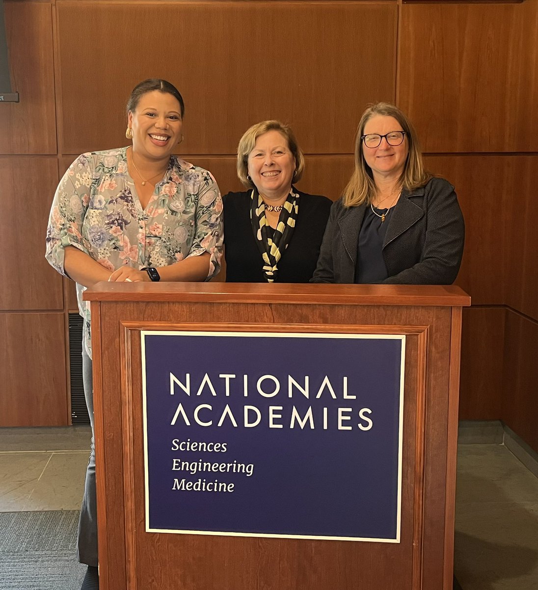 Amazing to be with the incomparable @dr_imariwalker and @JambeckResearch at the @theNASEM to talk about #plasticpollution - and what we can do together to end it!
