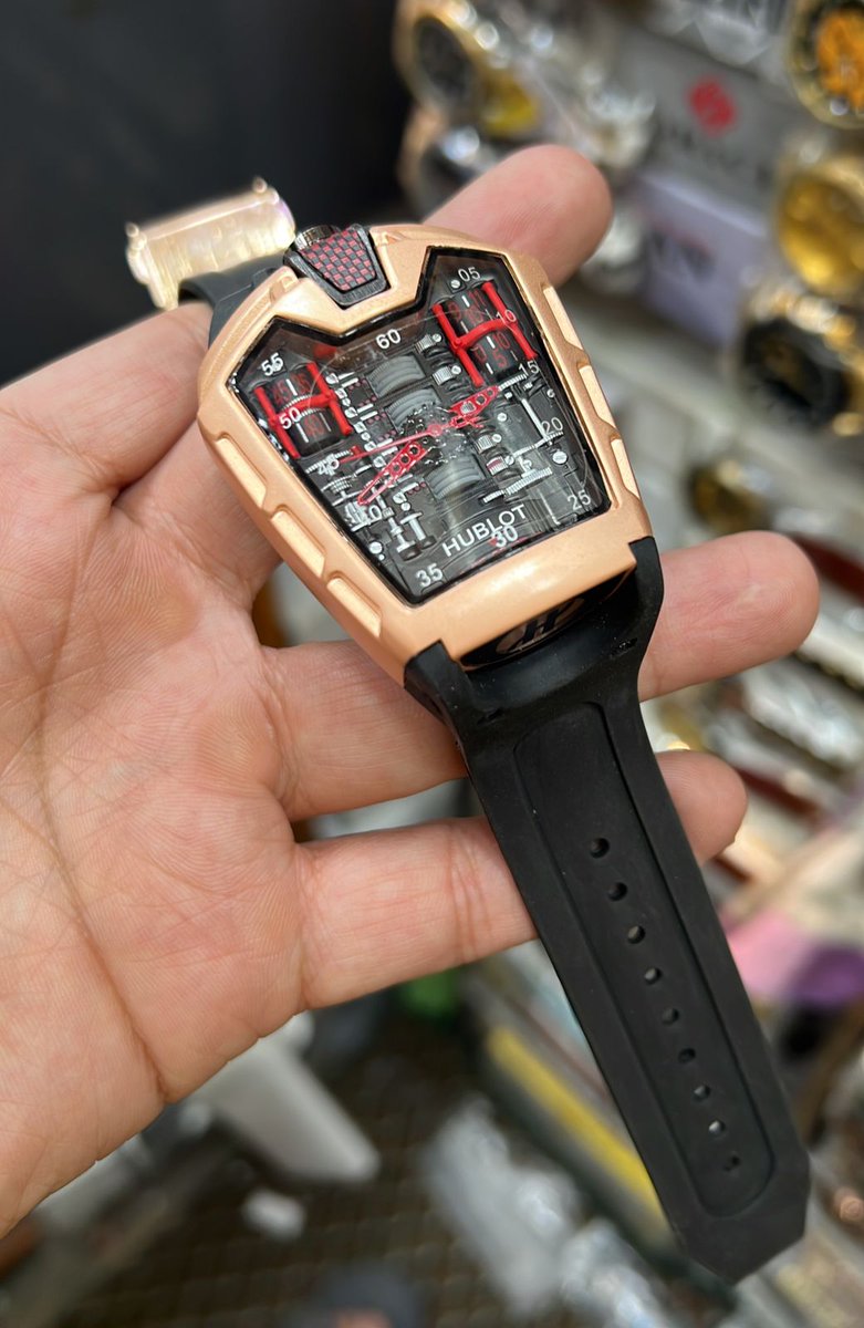 husnainbutt_'s tweet photo. @husnainbutt_ 
#PTI_Folllowers 
#WATCH 
Hublot
New model
Best quality 
Unique design 
Master lock
Rubber starp 
Hurry up DM for order https://t.co/qQAK8BkKCD