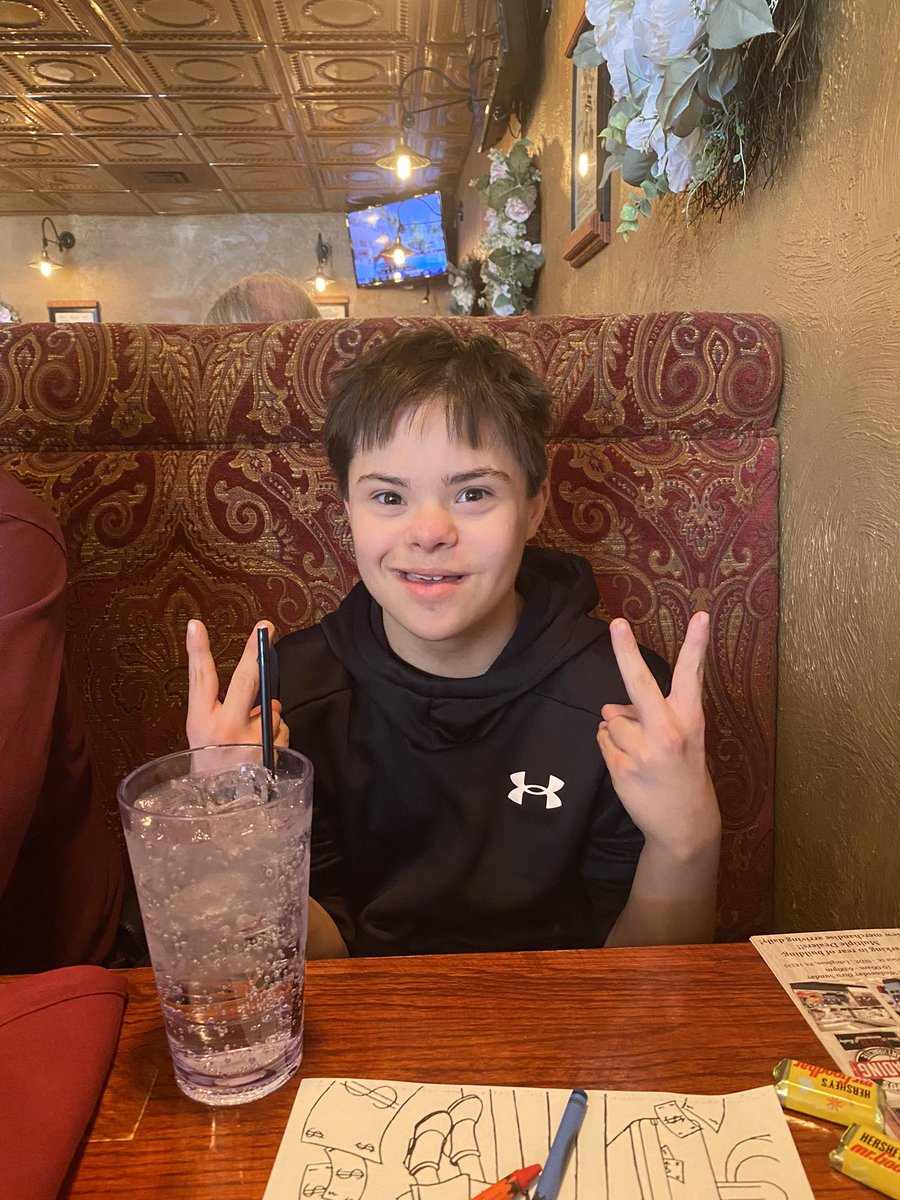 Dinner tonight at Bonnie and Clyde’s in Lehighton. We both went for cheeseburgers 🍔 and fries 🍟. Mom and Dad had salmon. We hope everyone is having a great Good Friday #shaneandwyatt #downsyndrome #GoodFriday #Friday #dinnertime