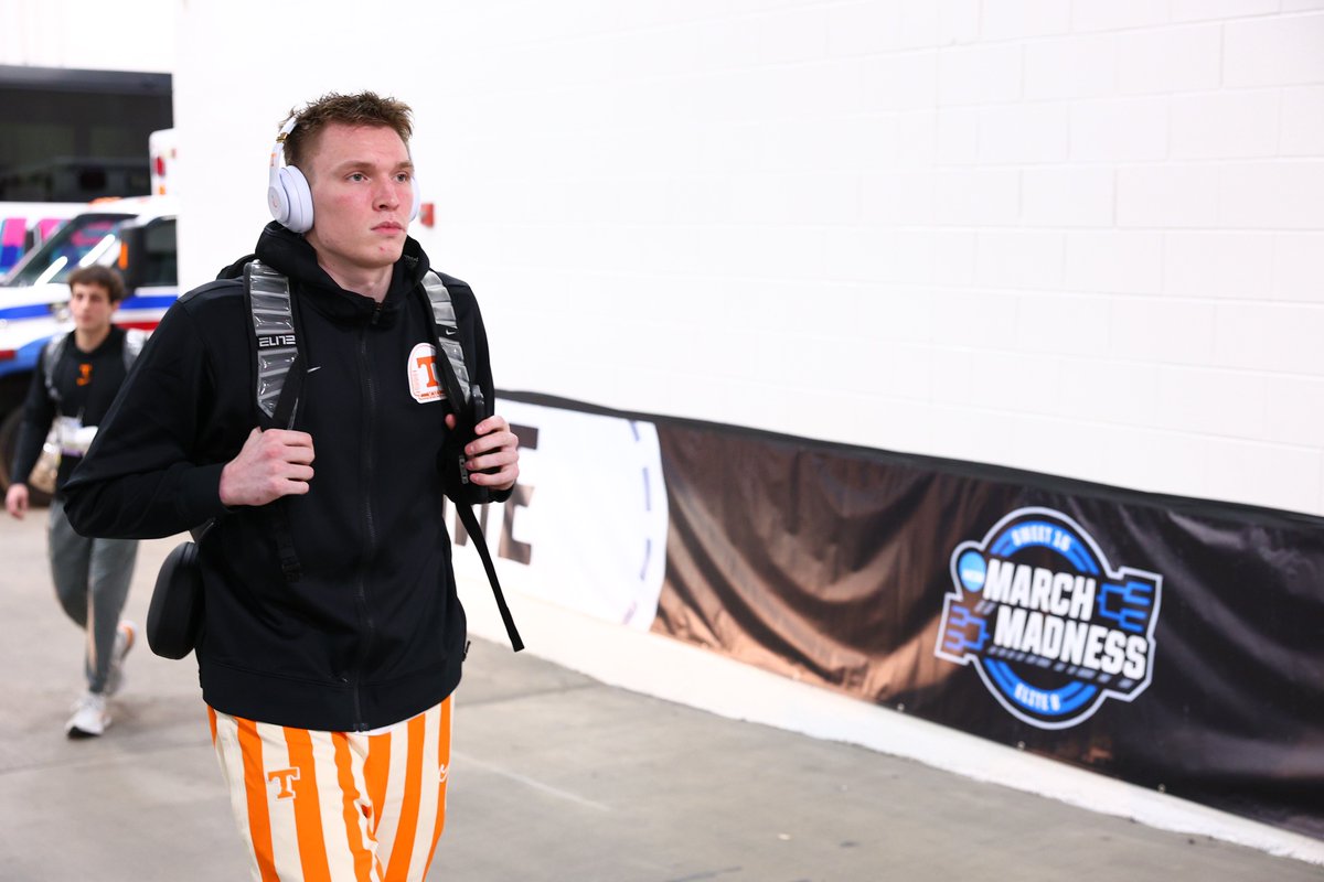 Vol_Hoops tweet picture