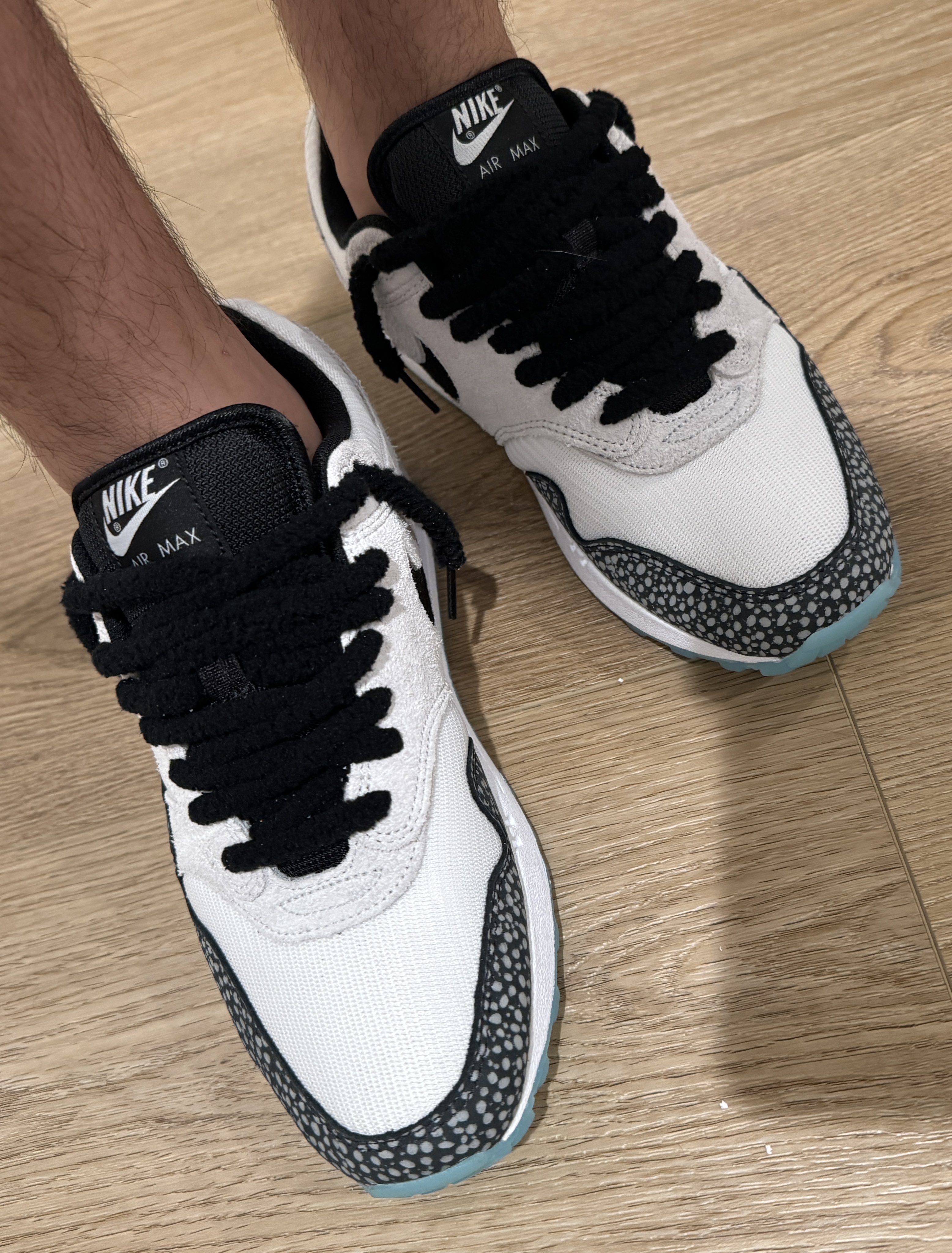 Rishi Chadha on X Celebrating AirMaxDay a couple days late with these Nike ID s I did last year. I didn t expect to like the fluffy laces as much as I do. Hopefully