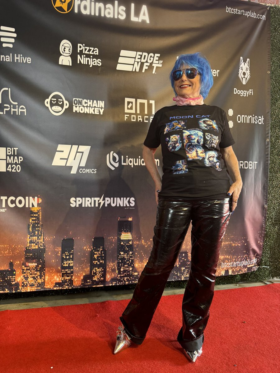 LadyRocketSpace's tweet photo. Back in USA - LA! #Ordinals #Bitcoin #BitcoinStartUpLAB event with @LadyRocketSpace #MoonCat and #LadyRocket  NFTs @CopernicSpace!
-#MoonCats we have a Lift off- including MoonCat game - today LA, next week with @CopernicSpace @axiom_space3 #NYNFT event.
Rising #Ordinals #ToTheMoon! With @CopernicSpace and @spaceibles!
