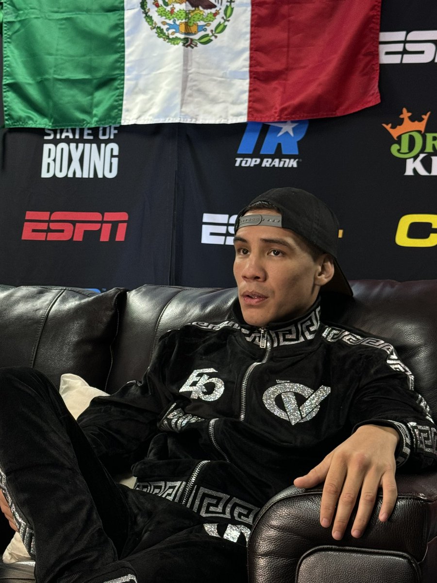 . @oscarvaldez56 just got to the arena. Moments away! #boxing #boxeo