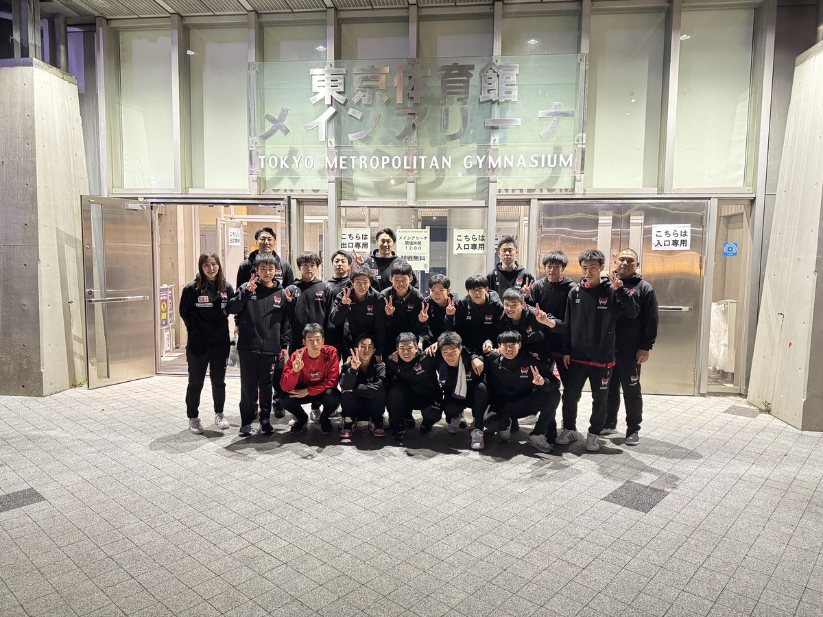 tanechan23's tweet photo. 沢山の応援ありがとうございました📣
自分の余裕のなさ経験の無さを感じた大会でした。
全力で取り組んだ選手たちを誇りに思います。
振り返ると子供たちに成長させてもらった1年間でした！
4月からまた頑張ります💪

#富山グラウジーズ
#チャンピオンシップ
#U 15
#一枚目良い写真なのに私の顔よ笑 https://t.co/R5qbZrZeFi