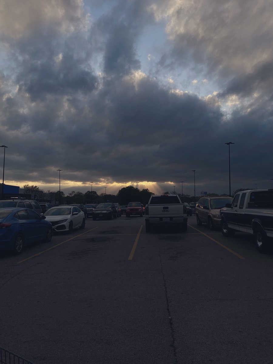 coldnparalyzed's tweet photo. The clouds above will hold you,
The clouds above will sing https://t.co/omam9dAh3i
