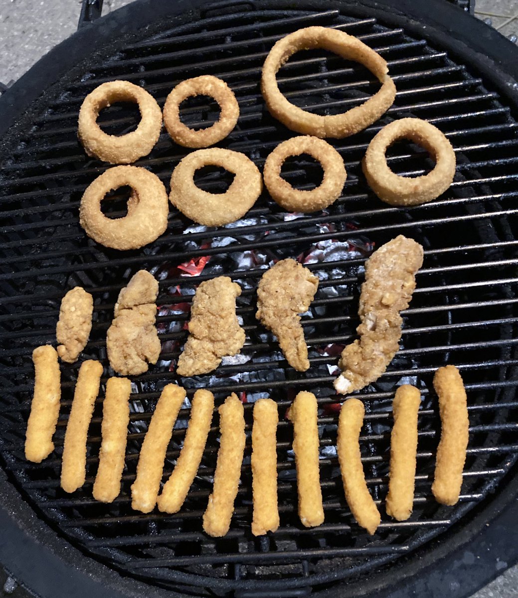 therichwilson's tweet photo. TGIF Oh man I eat like I’m in third grade 😂😂😂. Got a couple Chicken Tenders, Chicken Fries and Onion Rings 👍🤠 #freezerfood https://t.co/duYjUDMTMV