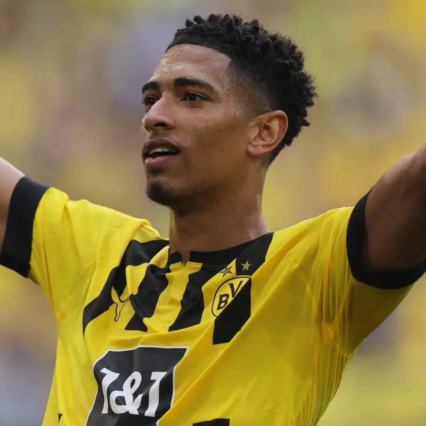 MELHORES JOGADORES DA ATUALIDADE

2 • Jude Bellingham