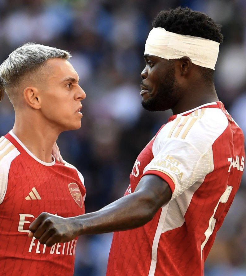 ArsenalN7's tweet image. 🔴⚪️ No Arsenal fan should have less than 5000 followers. Drop your handles, REPOST and make sure you follow each other ⚪️🔴