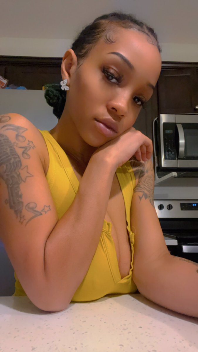 JaneeSydneey's tweet image. TwentyFinee ✨ TwentySexyyy Otw 🌻💛🫣