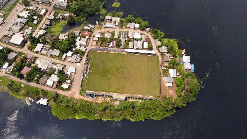 CFD_Oficial's tweet photo. Amazonas planeja mandar quatro jogos da Série B em estádio na beira de rio.

O time planeja mandar alguns jogos no interior do estado. E um desses locais é o estádio Antônio Afonso Jacob de Souza, na cidade de Careiro Castanho, a 86 quilômetros de Manaus, e fica literalmente na beira do rio Castanho (canal do rio Negro). 

🗞 @geglobo