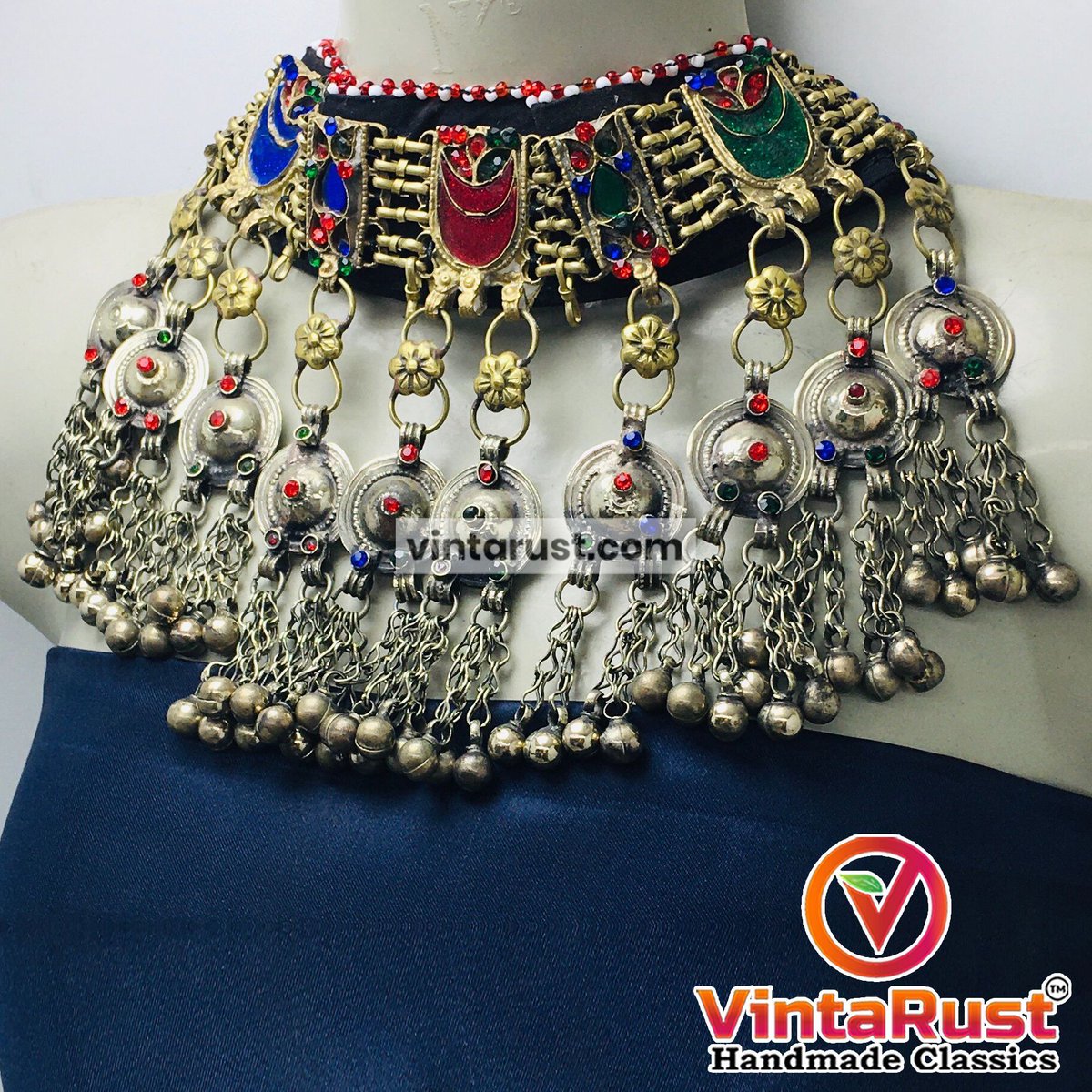 Vintage Handcrafted Choker Necklace.

Shop Now: buff.ly/3qaVhOD

#VintageJewelry #Handcrafted #ChokerNecklace #TimelessElegance #OldWorldGlamour #StatementPiece #FashionStatement #ShopSmallBusiness #JewelryObsessed #FashionistaFaves #InstaFashion #Vintarust