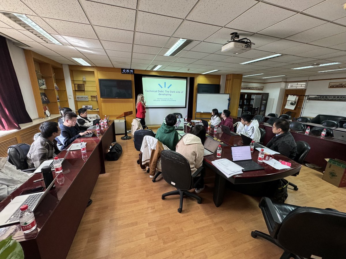 vale_lenarduzzi's tweet image. Enjoying our visit to @ISERNCommunity  member Minghui Zhou @PKU1898 while teaching #Cina @davidetaibi @m3sOulu  @UniOulu