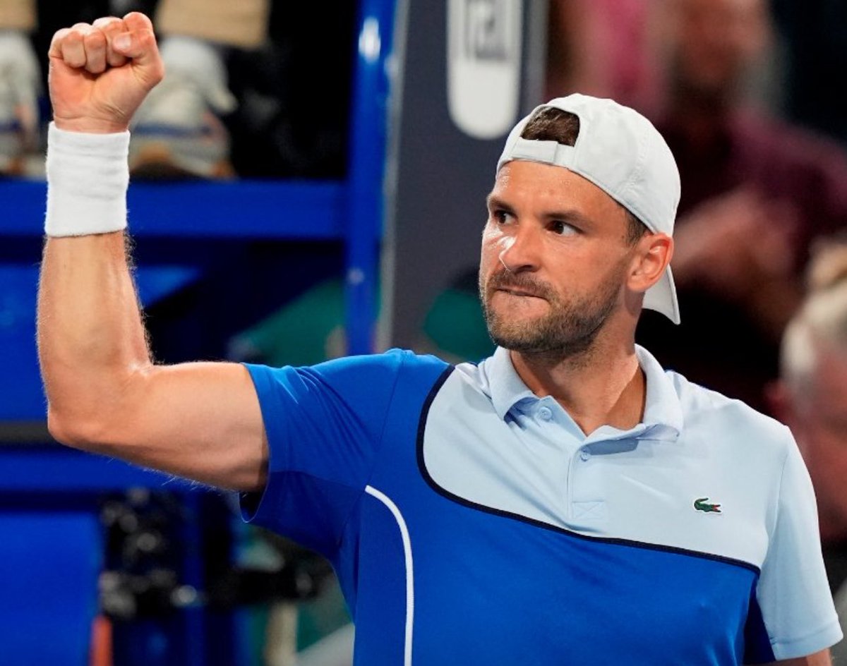 Grigor Dimitrov beats Alexander Zverev 6-4, 6-7(4), 6-4 to reach the Miami final.

Playing the best tennis of his career. 

3rd career Masters 1000 final…