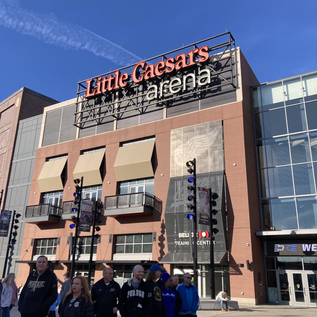 Steph_Bennett1's tweet photo. If not playing @umichbball, I ❤️ @ZagMBB &amp; @BluejayMBB. When I learned both teams were in the #Sweet16, just down the road at @LCArena_Detroit, I knew I had to be there. Score! Beautiful night in The D for 🏀! 
#IGotTickets
#MarchMadness
#GoZags
#GoJays https://t.co/Hh50R9Ktd2