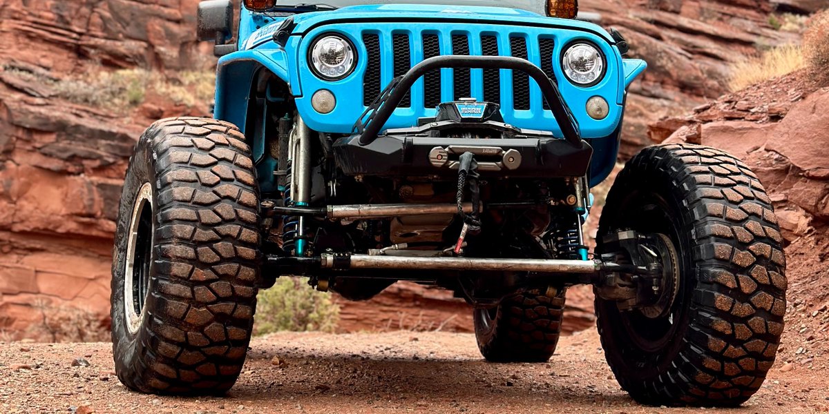 Front End Friday's with @mischiefmakerjku always looking good on those red rocks.

☝ Click Link In Bio To Learn More ☝

#STOPPINGTHEWORLD #R1concepts #teamR1
#jeep #wrangler #jku #onetons #fusionaxles #kingshocks #kmcwheels